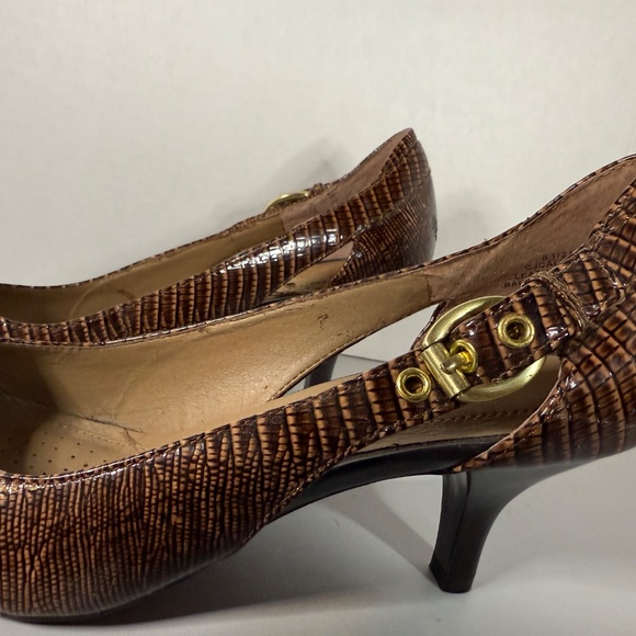 Circa Joan & David Brown Faux Reptile Slingback Kitten Heels 8Wide - Picture 6 of 8